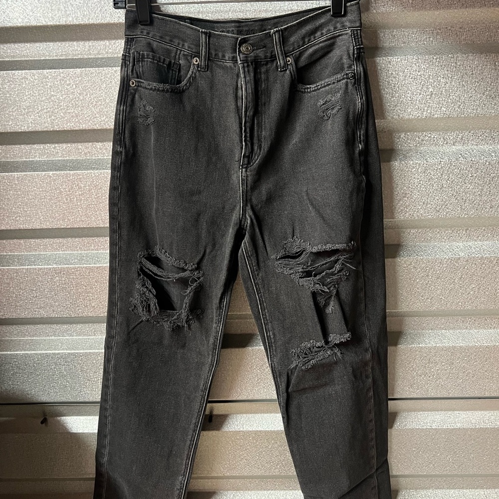 American Eagle Cropped Straight leg Jean